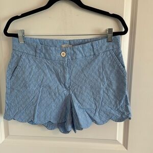 NWOT Crown & Ivy scalloped hem textured shorts
